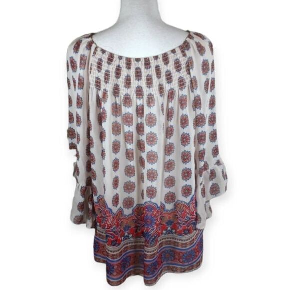BOHO-INSPIRED OFF-THE-SHOULDER WHITE, BLUE, RED FLORAL BLOUSE SZ.M/L EUC. - Picture 4 of 5